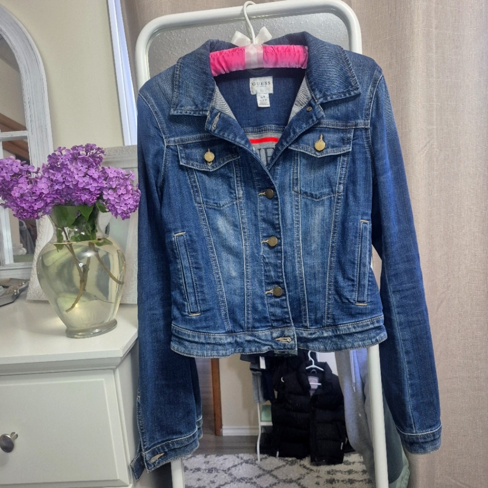 GUESS Womens Essential Sexy Trucker Jacket